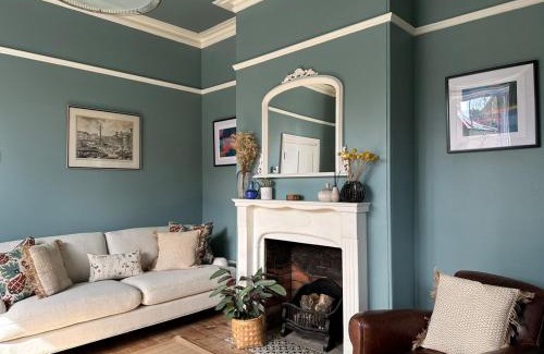 Frome Casa | Stylish Victorian Home - Central Frome