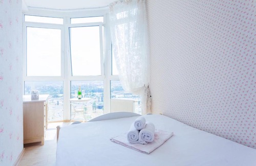 Obolon' Apartamento | Stylish views Apartments in the parasol. Parus .Obolonskaya embankment