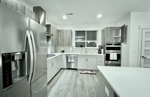 Maple Valley Casa | Stylish Villa: Newly built graceful house