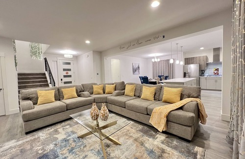 Maple Valley Casa | Stylish Villa: Newly built graceful house
