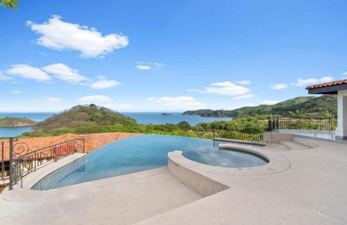 Potrero Casa | Stylish Villa with Brand-New Furniture, Panoramic Ocean Views, and Infinity Swimming Pool & Hot Tub