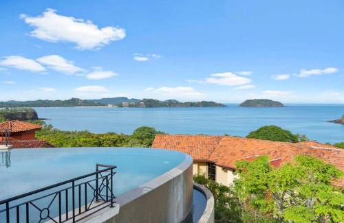 Potrero Casa | Stylish Villa with Brand-New Furniture, Panoramic Ocean Views, and Infinity Swimming Pool & Hot Tub