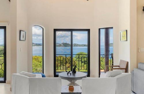 Potrero Casa | Stylish Villa with Brand-New Furniture, Panoramic Ocean Views, and Infinity Swimming Pool & Hot Tub