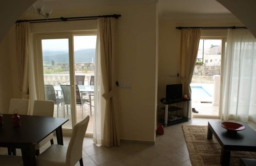 Bogazici Villa | Villa elegante con piscina privada, vistas a la reserva natural e instalaciones en el lugar