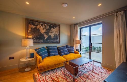 Dartmouth Casa | Stylish Waterfront Home With River Dart Views