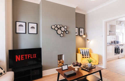 Acocks Green Casa | Stylish & Well Equipped Modern Home in Birmingham with WiFi