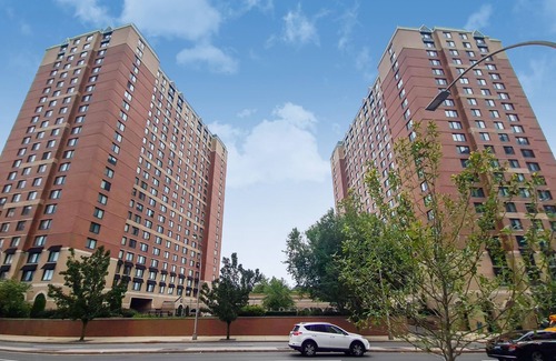 White Plains Apartamento | Stylish White Plains 1 Bedroom with Amenities