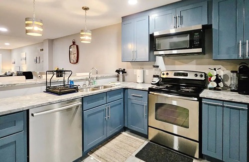 Downtown Wilmington Casa | Modern City Center House w/ Loft & 4 Parking Spots
