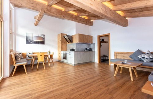 Unken Apartamento | Stylishly furnished apartment (75 m²) for up to 6 people with a large sunny balcony