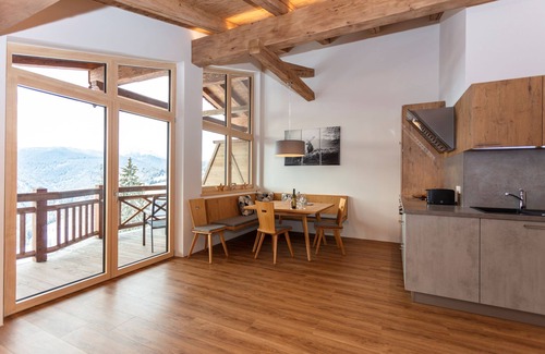 Unken Apartamento | Stylishly furnished apartment (75 m²) for up to 6 people with a large sunny balcony