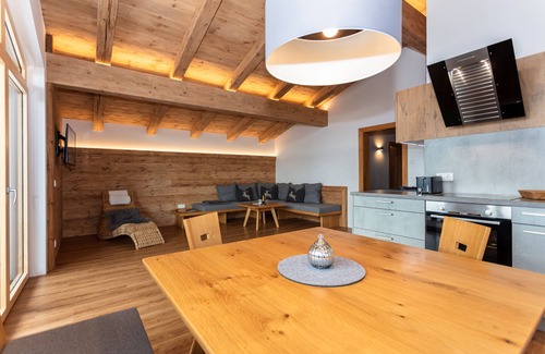 Unken Apartamento | Stylishly furnished apartment (80 m²) for up to 6 people with a large sunny balcony