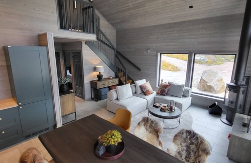 Kviteseid Cabina | Stylishly furnished chalet with a large terrace in Vrådal