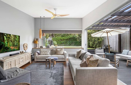 Maroubra Casa | Stylishly renovated 3BR characterful home with pool