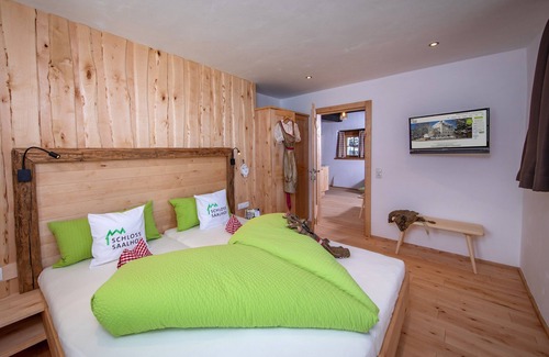 Maishofen Chalet De Esquí | Elegante Moarhaus Chalet renovado con sauna privada