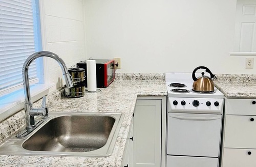 Chatham Crescent Apartamento | Stylist 1 bedroom condo close to downtown and major hospital hospitals