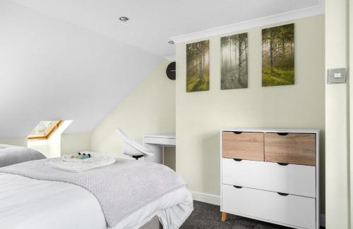 Cann Hall Apartamento | Stylist and Cosy 2 bed Apartment LongStay Parking Sleeps 4 WiFi