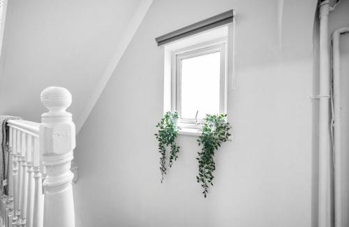 Cann Hall Apartamento | Stylist and Cosy 2 bed Apartment LongStay Parking Sleeps 4 WiFi