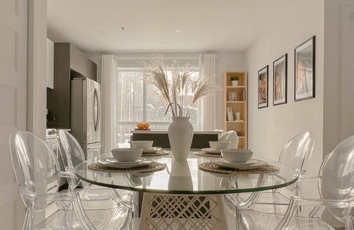 Cote-Des-Neiges—Notre-Dame-De-Grace Apartamento | Stylist Brand New Boho*King bed*Parking*Gym