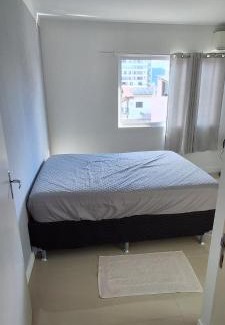 Centro Casa | Suíte 50 metros da praia, 10 km Beto Carrero e BC, local compartilhado