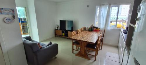 Centro Casa | Suíte, 50m praia, 12km Beto Carrero e BC