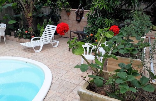 Bairro da Enseada Cama Y Desayuno | Suíte 7 com piscina e wi-fi em Caraguatatuba