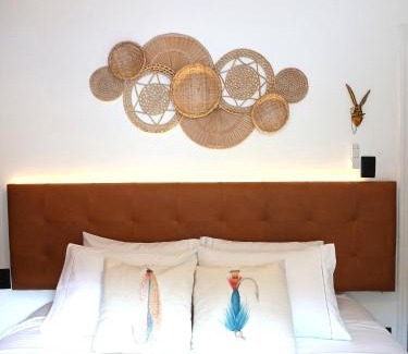Itaoca Casa | Suíte Casal no Centro de Guararema - Vilarejo