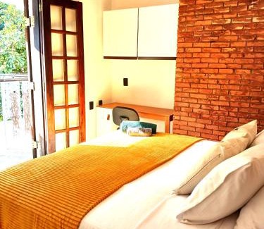 Itaoca Casa | Suíte Casal no Centro de Guararema - Vilarejo