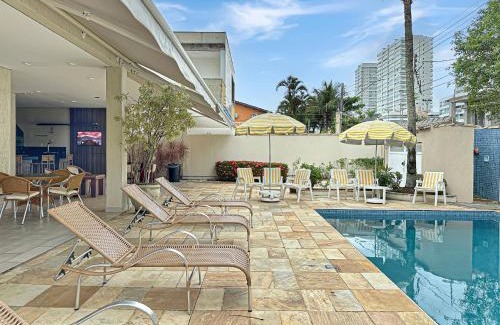 Enseada Apartamento | Suíte Churrasqueira Piscina AC Perto da Praia