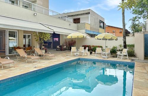 Enseada Apartamento | Suíte Churrasqueira Piscina AC Perto da Praia