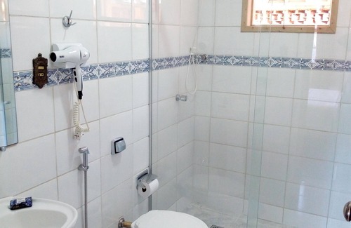 Ouro Preto Apartamento | Suíte com Vista Para a Montanha