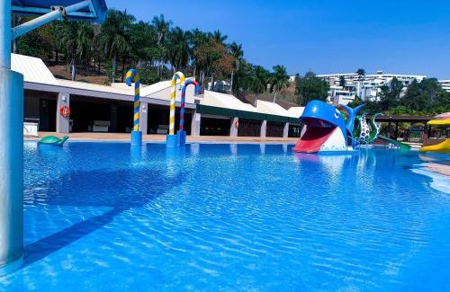Capitolio Casa | Suíte com Vista para o Lago em Capitólio, acesso a piscina adulto e infantil, quadra de beach tênis e playgroud