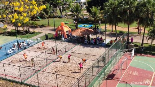 Capitolio Casa | Suíte com Vista para o Lago em Capitólio, acesso a piscina adulto e infantil, quadra de beach tênis e playgroud