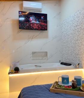 Piratuba Casa | Suíte dos Sonhos - Suíte climatizada - Romântica, única e meio à natureza!