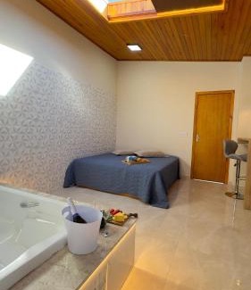 Piratuba Casa | Suíte dos Sonhos - Suíte climatizada - Romântica, única e meio à natureza!