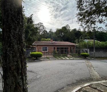 Mairipora Casa | Suíte espaçosa em bairro bem localizado