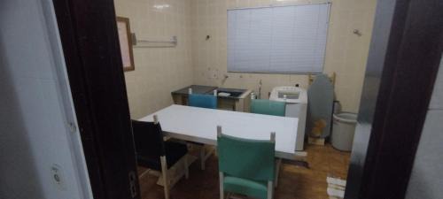 Campinas Casa | Suíte luxo com sacada mobiliada Q2