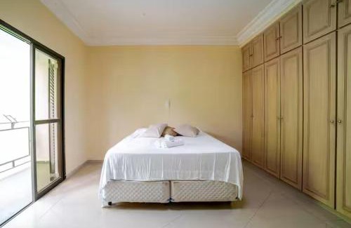 Liberdade Casa | Suíte privativa 5 minutos metrô com Piscina e churrasqueira