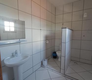 Rio das Ostras Casa | Suítes Estilo Pousada 4 Hóspedes