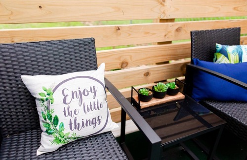 Springdale Apartamento | Sub Urban Paradise ~ cozy and private backyard tiny house