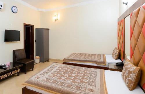 Gulshan-e-Iqbal Hotel | Subhan Inn