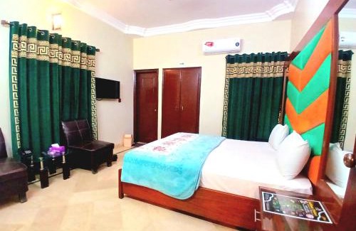 Gulshan-e-Iqbal Hotel | Subhan Inn