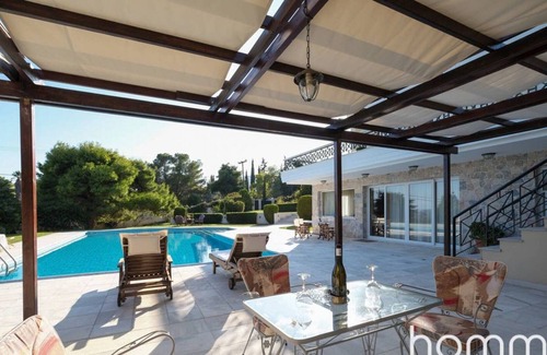 Kropia Villa | Sublime Luxurious homm Villa in Paiania
