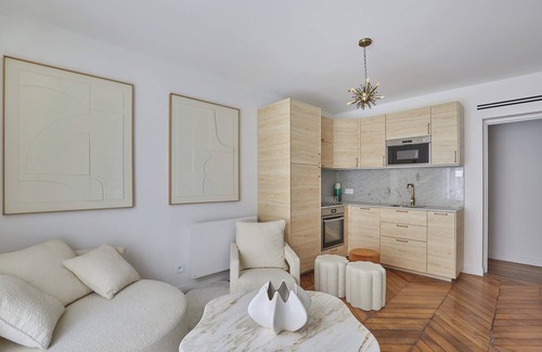 Saint-Vincent-de-Paul Apartamento | Sublime Air-conditioned Apartment Center of Paris