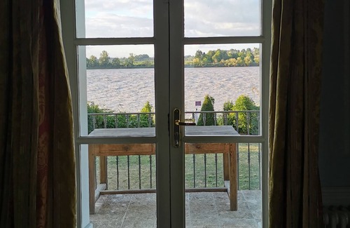 Izon Otro | Sublime Chateau with swimming pool, near Bordeaux