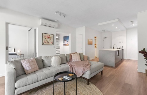 Teneriffe Apartamento | Sublime Simplicity! ~ 1Bed/Study/1Bath/Balcony/1Car