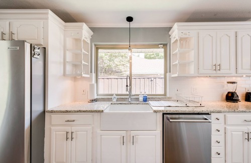 Cowley Casa | Suburban 3 BR Home, Pool, Fast Wi-Fi, One Level