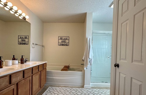 Kansas City Casa | Suburban Getaway— Close to Airport, Downtown Events & Stadiums