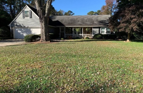 Berkeley Lake Casa | Suburban Home close to shopping, restaurants, parks, and 30 min. to Atlanta City