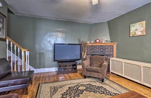 Lansdowne Cabaña | Suburban Home w/ Backyard Patio < 7 Miles to Dtwn!
