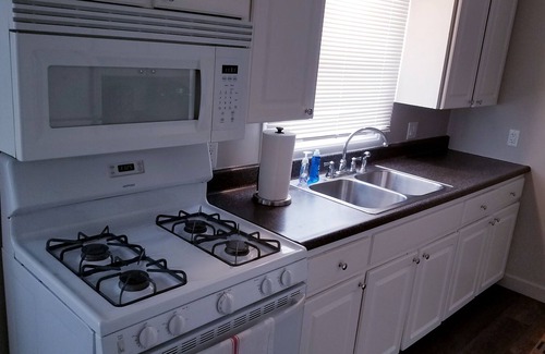 West Seneca Casa | Suburban house, quiet safe neighborhood, centrally located